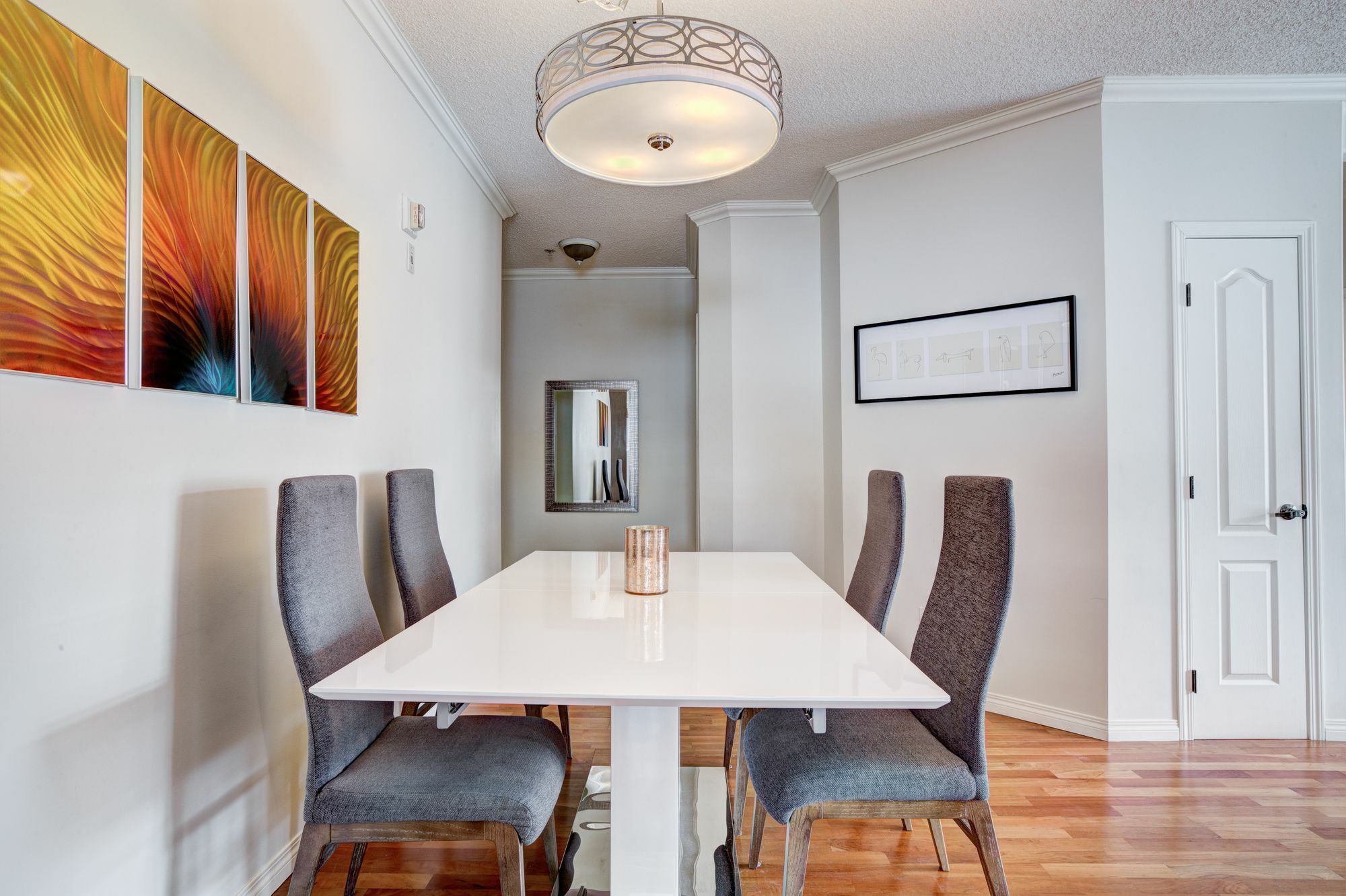 Digs - Genesis Apartment Calgary